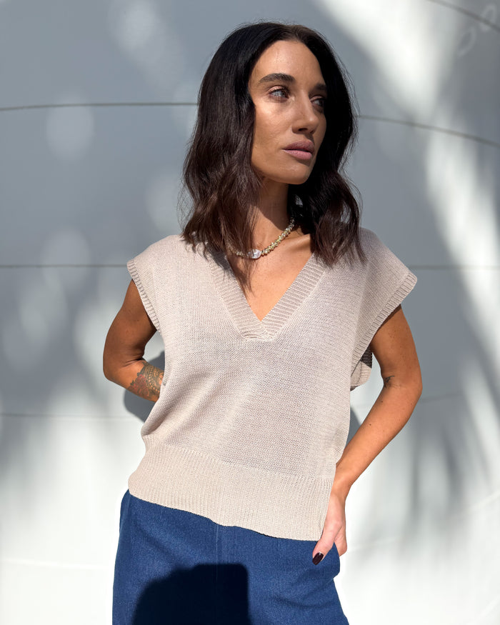 Daphne Vest -Mocha